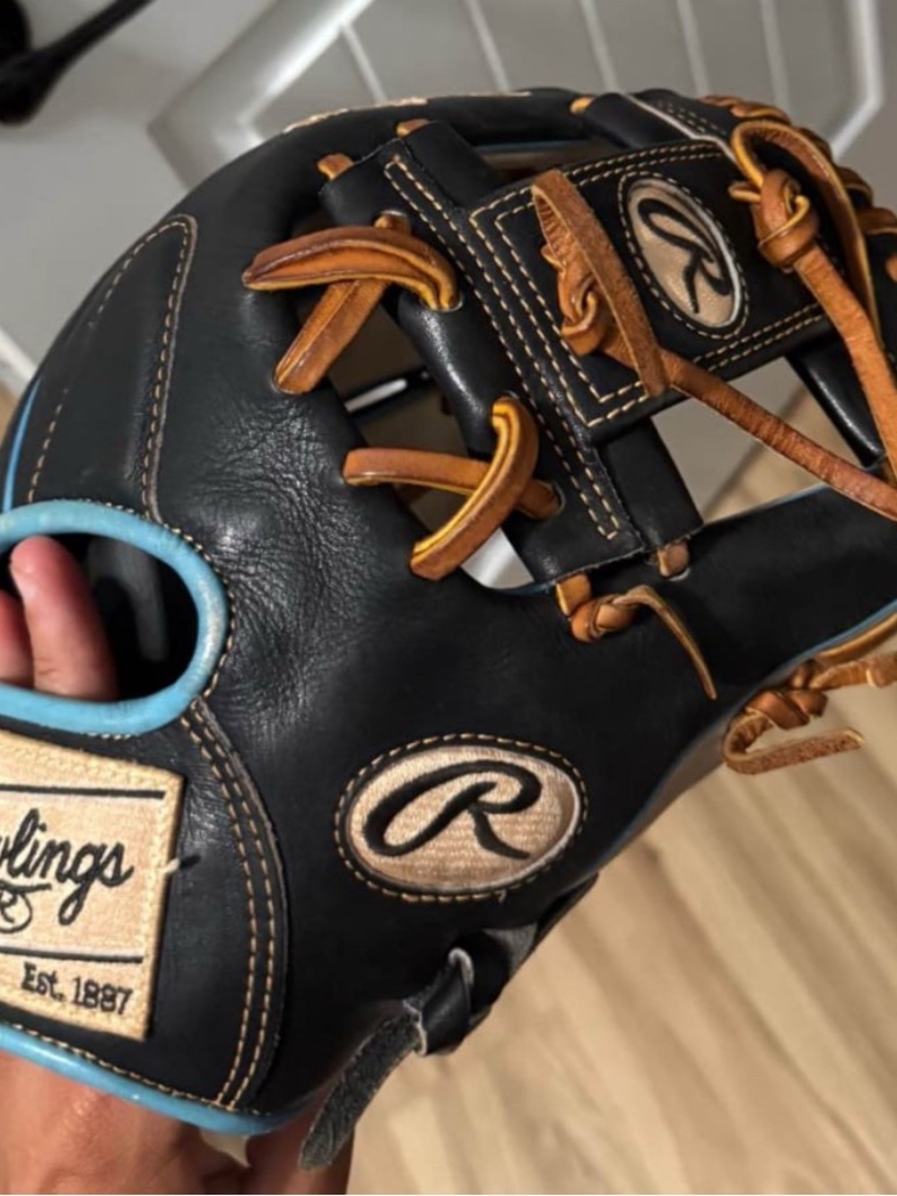 Rawlings HOH PROR204U-2CBC 11.5" Glove • Black/Tan/Blue Leather • RHT